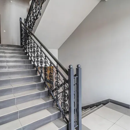 아파트 No 22 Old Town